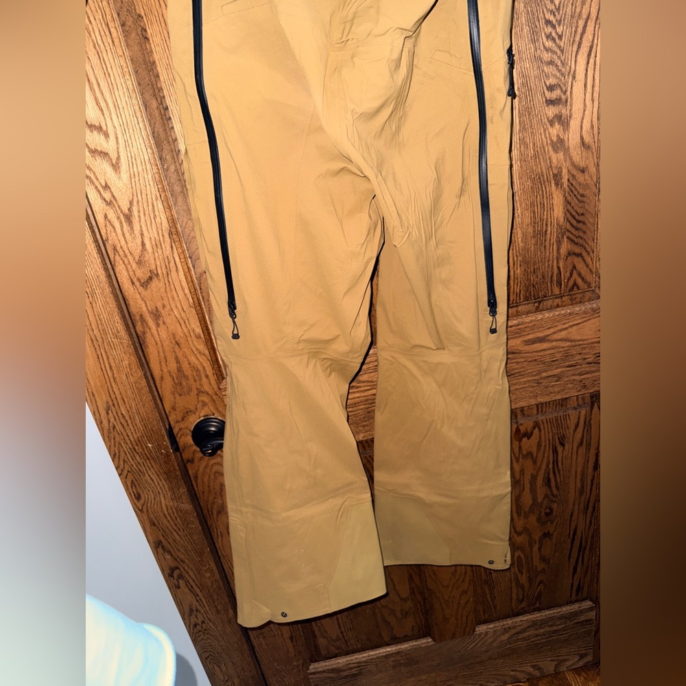 The North Face Tan and Black Ski Pants size medium women’s - Picture 6 of 7